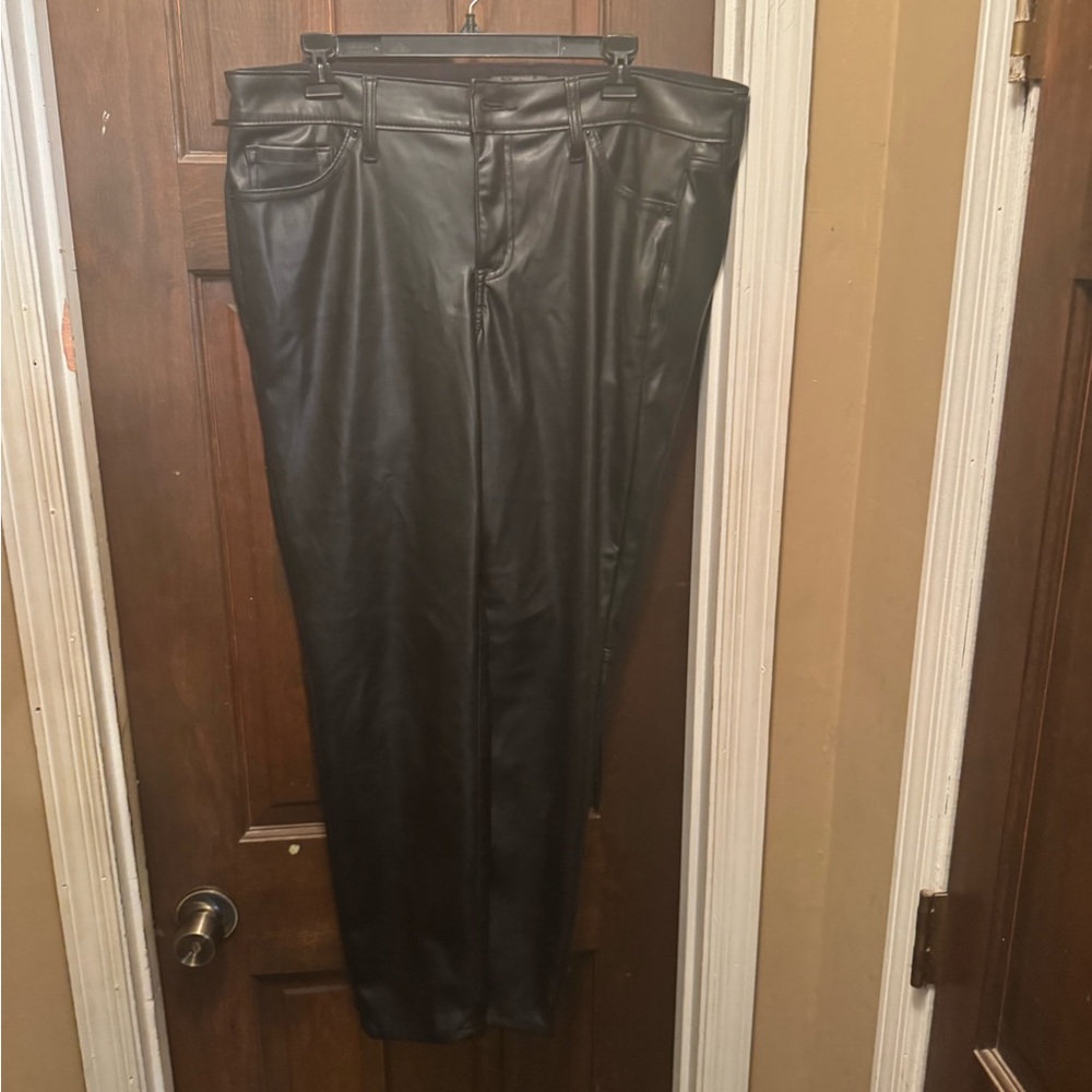 Women’s Size 14T Torrid Black Textured Pants